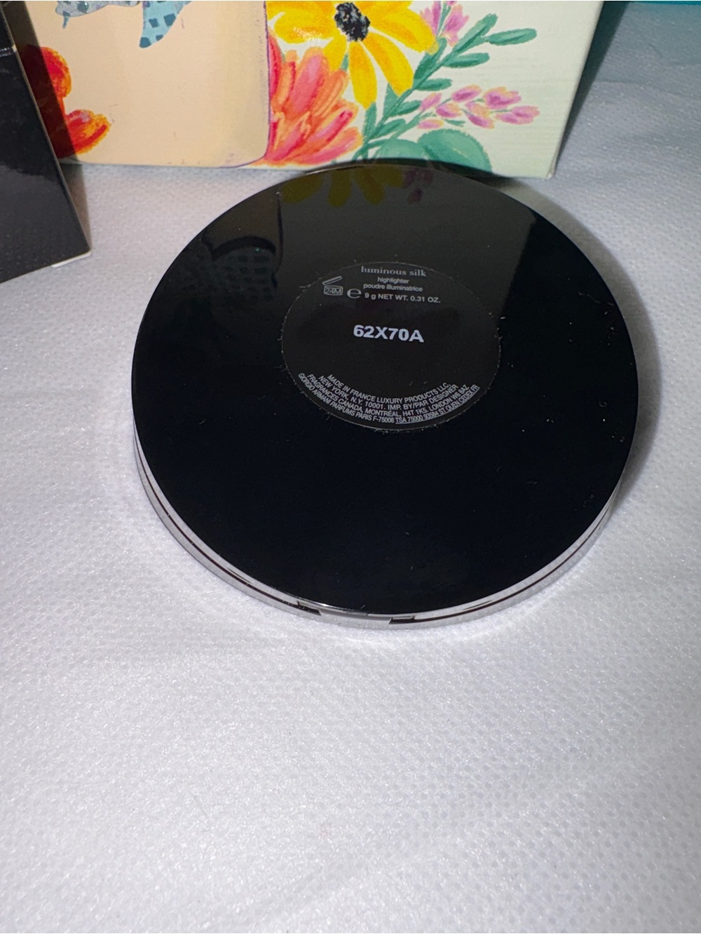 BNIB Giorgio Armani Luminous Silk Highlighter Golden Glow 9g Full Size Authentic - Picture 3 of 4